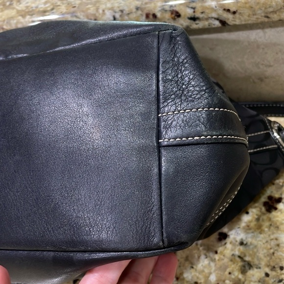 🖤COACH black signature canvas and leather bucket bag. - Picture 8 of 15